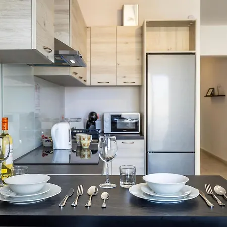 Apartment Dorris's 5 Min Walk From St Julians *
